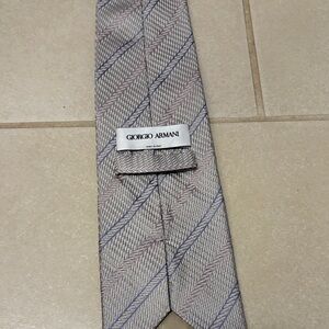Giorgio Armani Men's Elegant Gray and Blue Tie see photo#3 for flaw